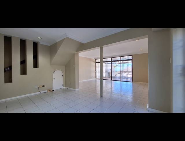 3 BEDROOM DUPLEX RENTED IN ESSENWOOD